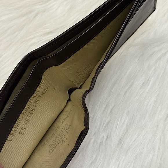 VALENTINO GARAVANI BI-FOLD WALLET - Picture 9 of 14
